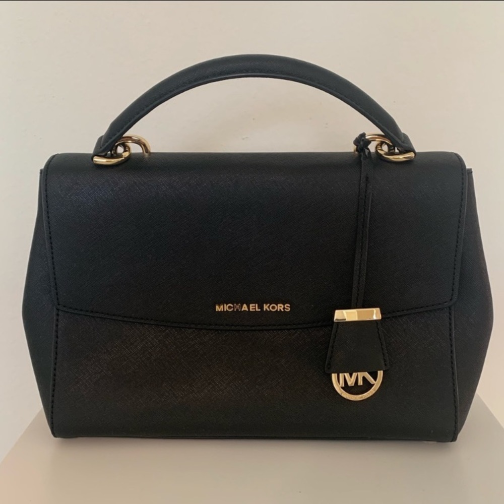 MK medium Ava
